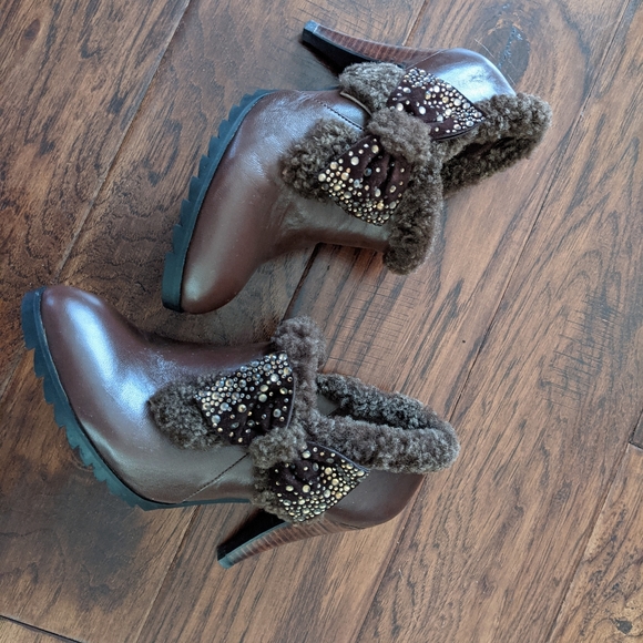Brown ankle boots - Picture 2 of 6